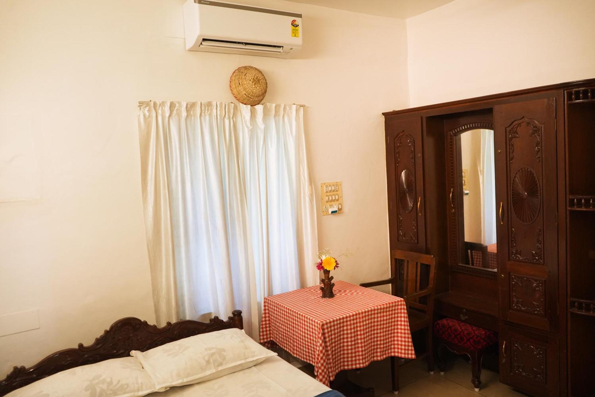 Kochi Mother Tree Inn מראה חיצוני תמונה